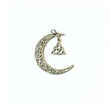 Colgante luna labrada con Triqueta